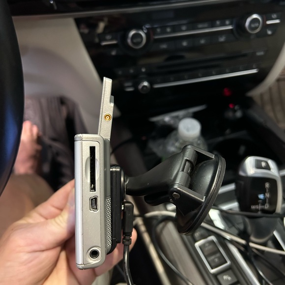 Garmin Nuvi gps - Picture 4 of 5